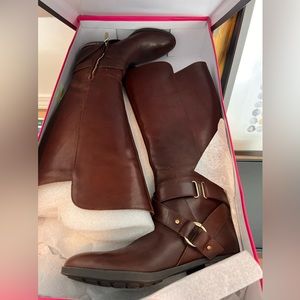 VINCE CAMUTO PRESHENT2 RIDING BOOT - WIDE CALF